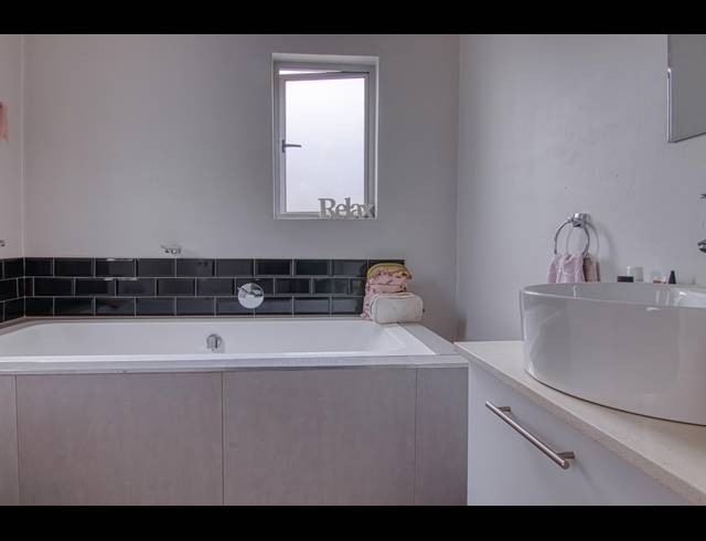 3 BEDROOM CLUSTER FOR SALE IN CRAIGAVON
